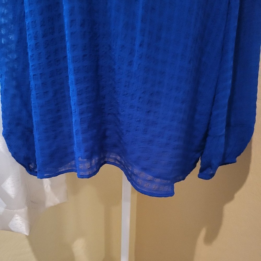 Calvin Klein Long Sleeve Textured round Neck Blouse - Klein Blue - Size M - NWT - Picture 3 of 9